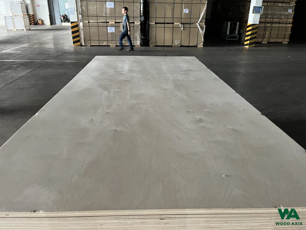 Poplar Core vs Eucalyptus Core Plywood: Which Core Material Is Better? 5 Bundles of premium birch plywood showing clean multi-layer edges and packed for B2B wholesale.