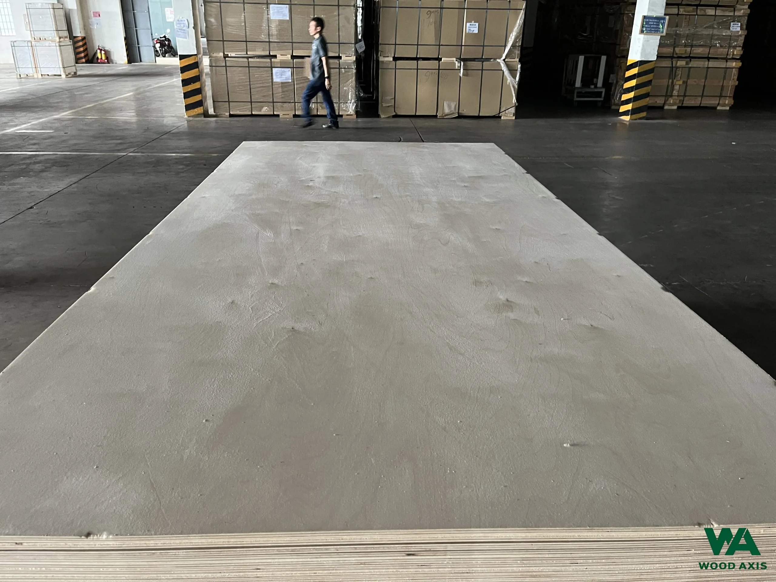 Blog 4 Bundles of premium birch plywood showing clean multi-layer edges and packed for B2B wholesale.